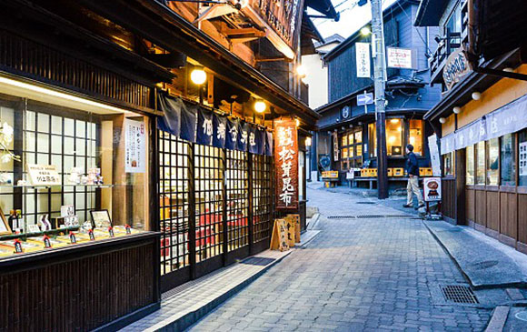 有馬温泉－22km－神戶－33km－大阪 Day 04 － 01